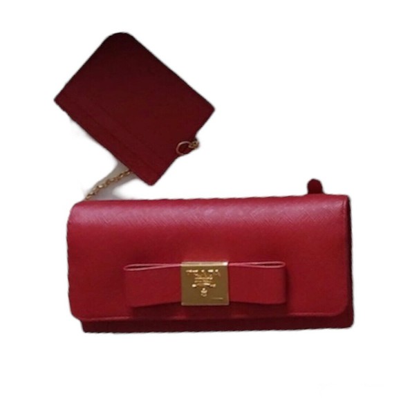 New Red Prada Saffiano Lux Leather Wallet with gold hardware - Picture 4 of 5